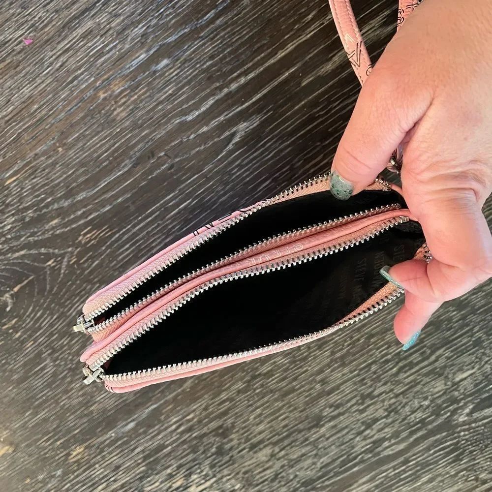 Steve Madden Pink Double Pocket Logo Wristlet NWOT - Picture 4 of 5